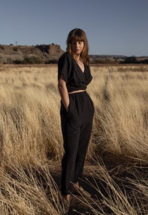 HDHBasics_ShortSleeveTieTop_BlackLinen_4