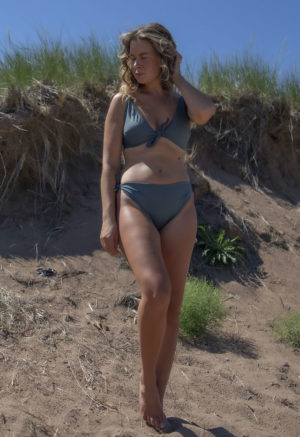 Front view of straight size model wearing Tie Bikini Bottoms in Storm.
