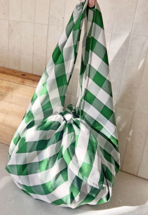 green and white plaid culinary carrier